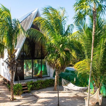 Xtambaa Cabins & Spa Only Adults El Cuyo Bagian luar foto
