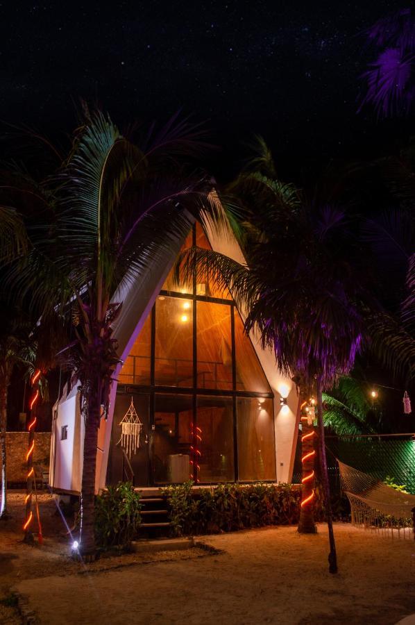 Xtambaa Cabins & Spa Only Adults El Cuyo Bagian luar foto