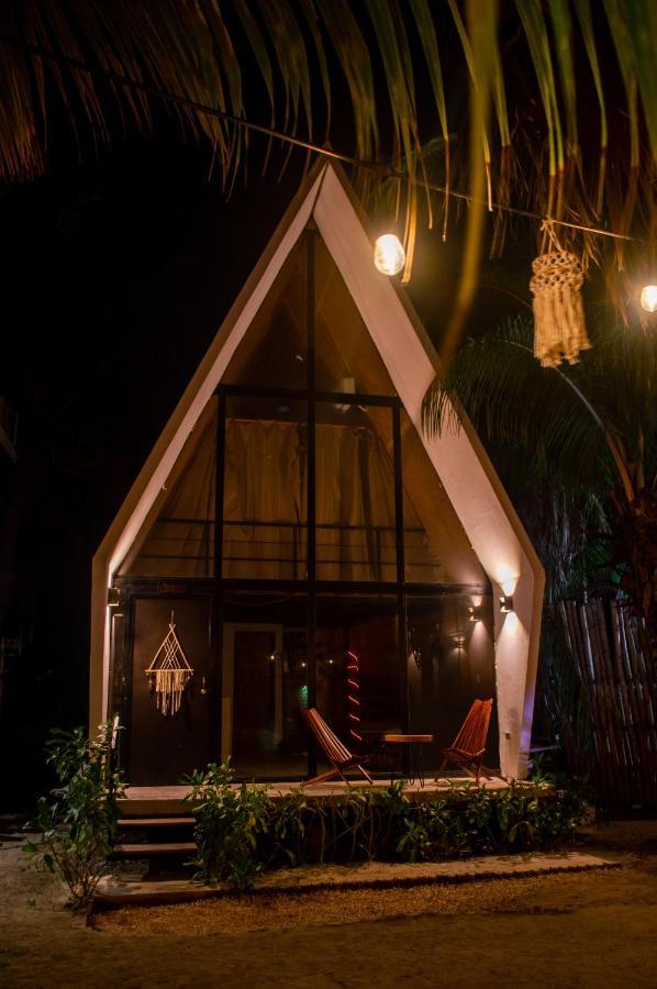 Xtambaa Cabins & Spa Only Adults El Cuyo Bagian luar foto
