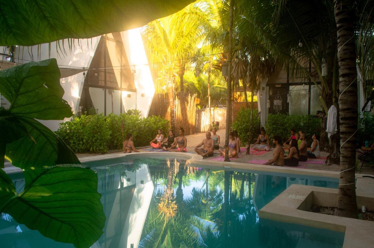 Xtambaa Cabins & Spa Only Adults El Cuyo Bagian luar foto